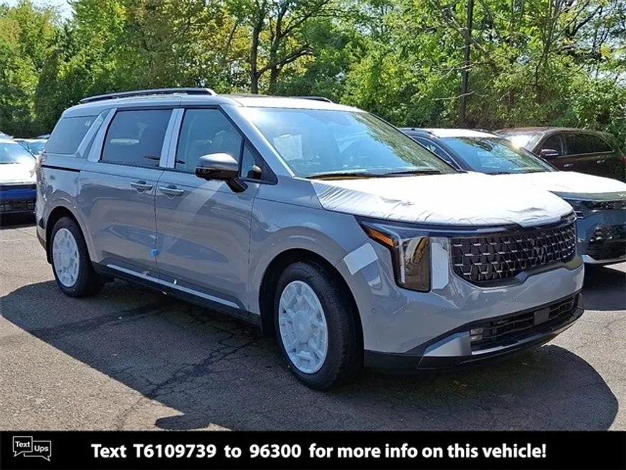 2026 Kia Carnival SX photo 1