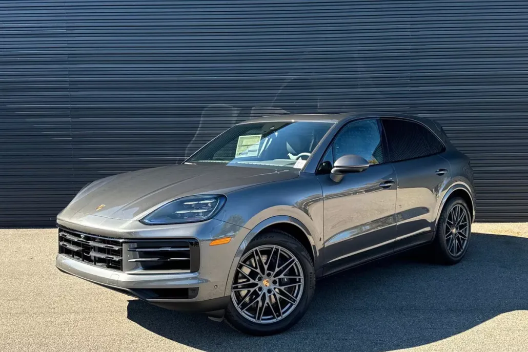 2025 Porsche Cayenne photo 1