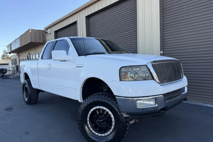 2004 Ford F-150 Lariat photo 1