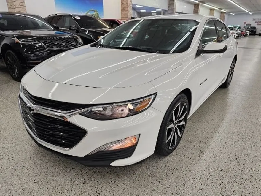 2021 Chevrolet Malibu RS photo 1