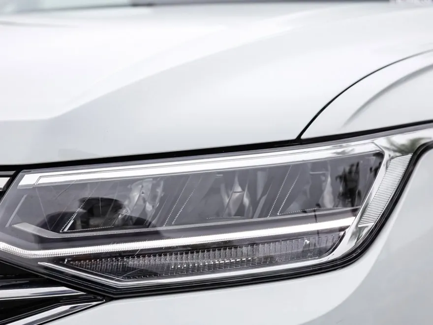 2024 Volkswagen Tiguan S photo 1