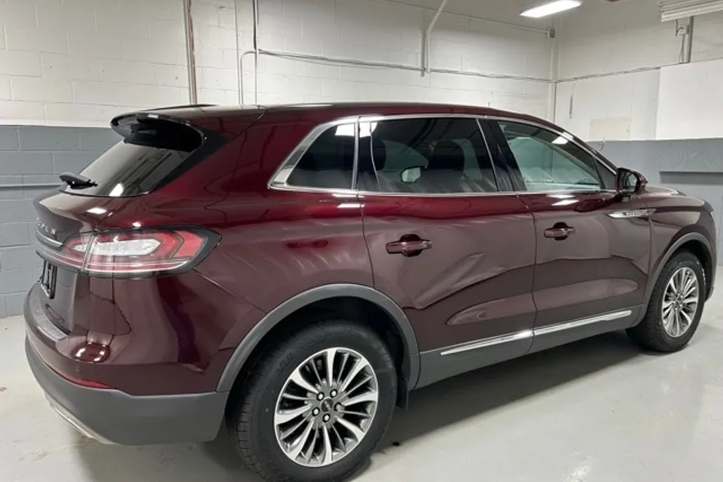 2022 Lincoln Nautilus Standard photo 1