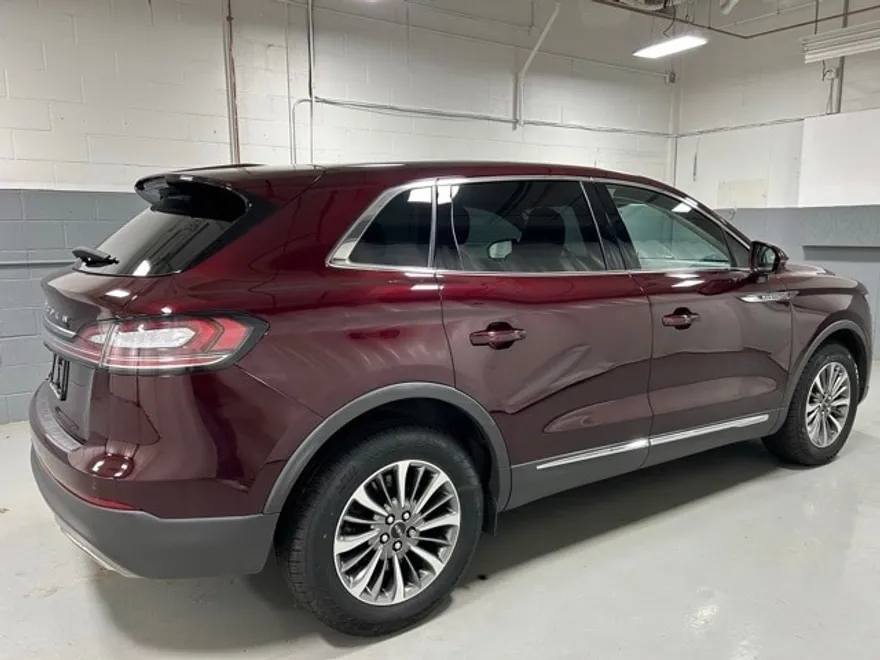2022 Lincoln Nautilus Standard photo 1