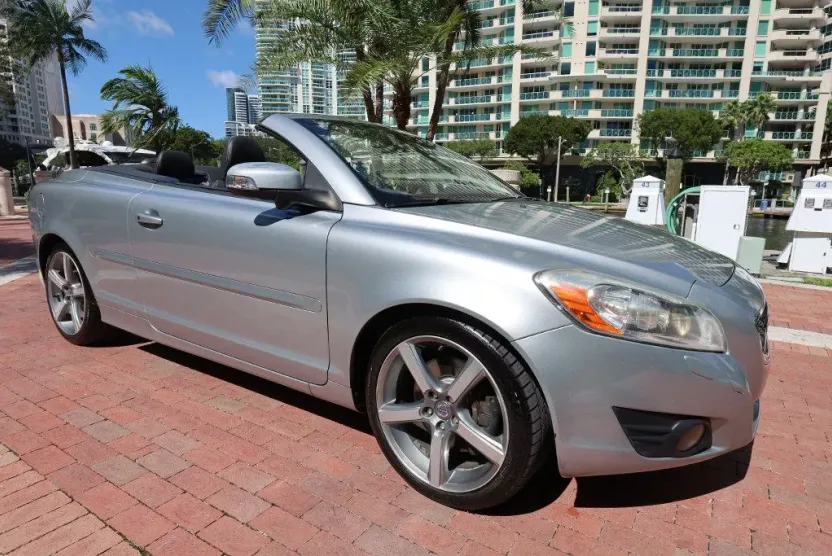 2012 Volvo C70 T5 photo 1