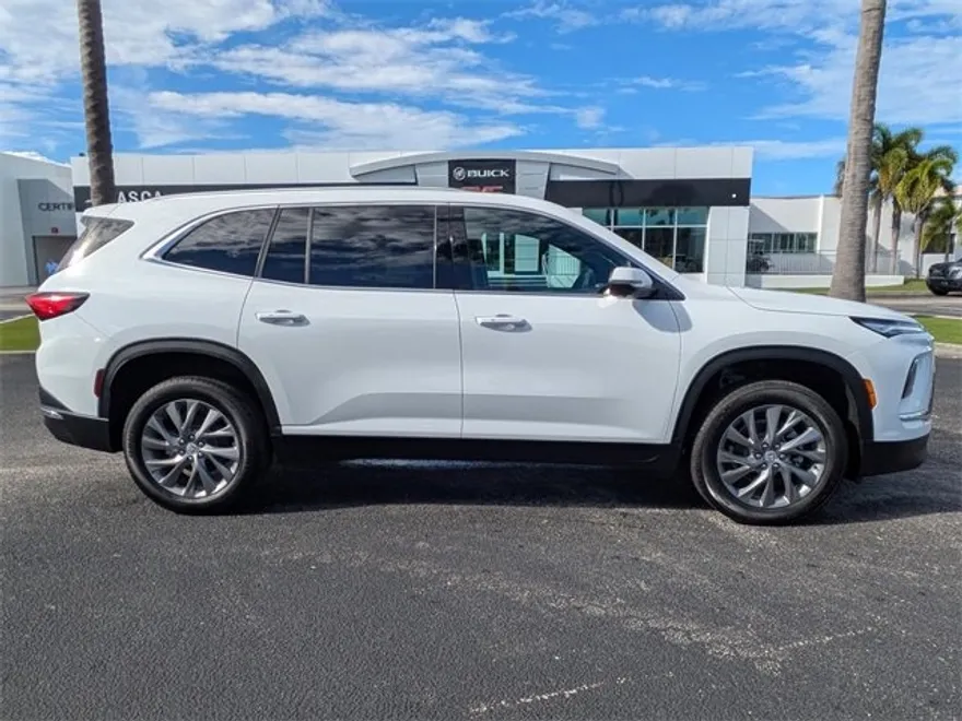 2026 Buick Enclave Preferred photo 1