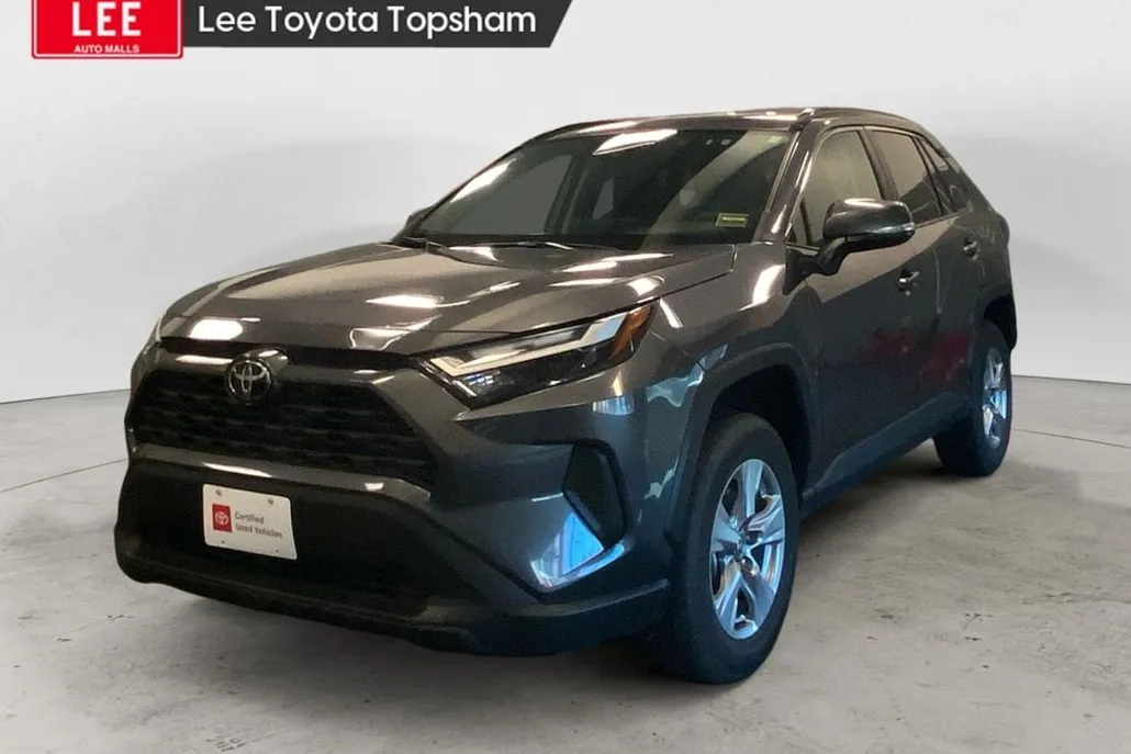 2025 Toyota RAV4 XLE photo 1
