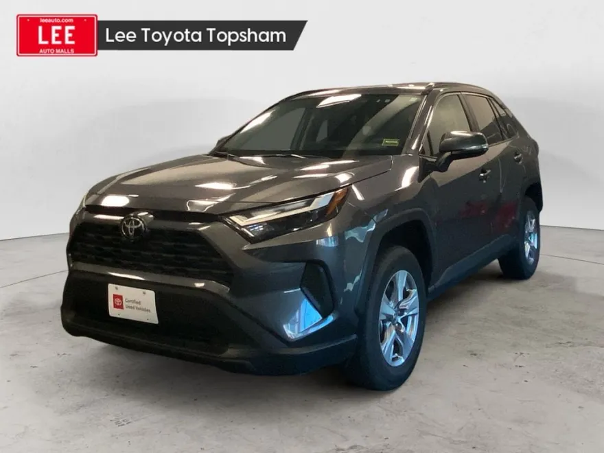 2025 Toyota RAV4 XLE photo 1