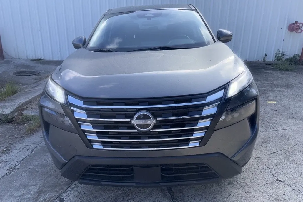 2024 Nissan Rogue SV photo 1