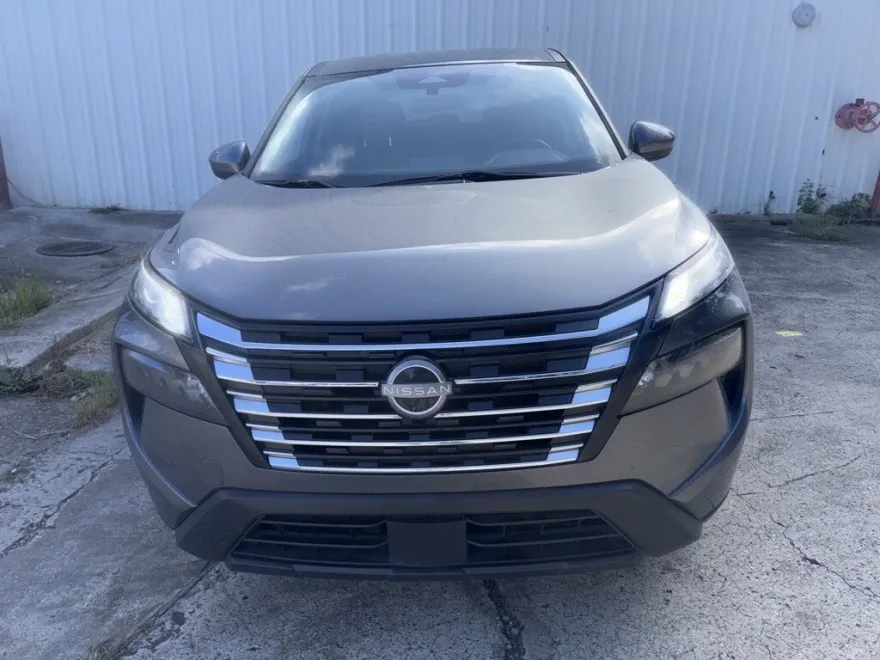 2024 Nissan Rogue SV photo 1