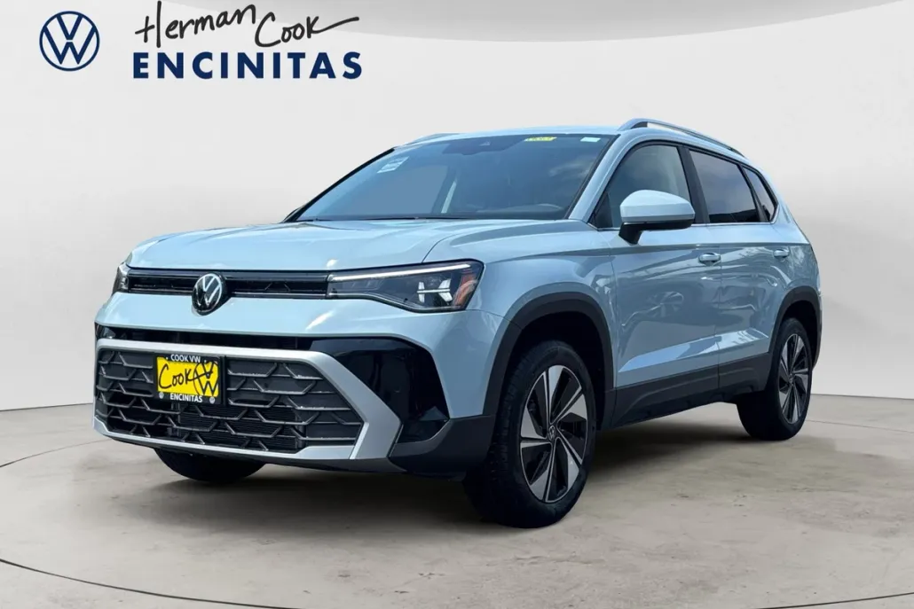 2025 Volkswagen Taos SE photo 1