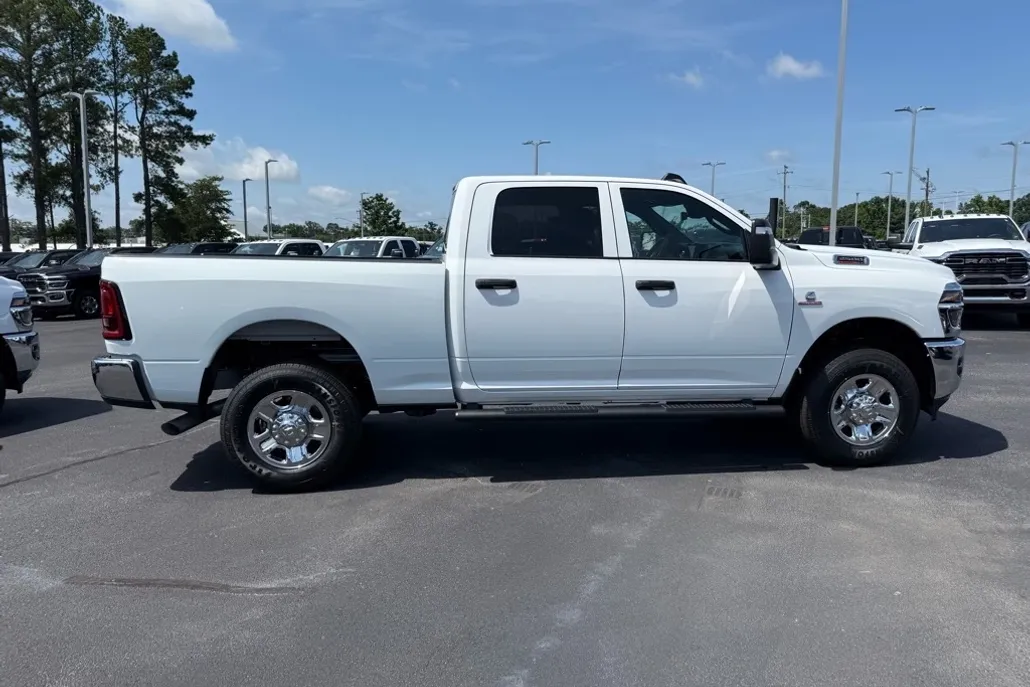 2025 Ram 2500 Tradesman photo 1