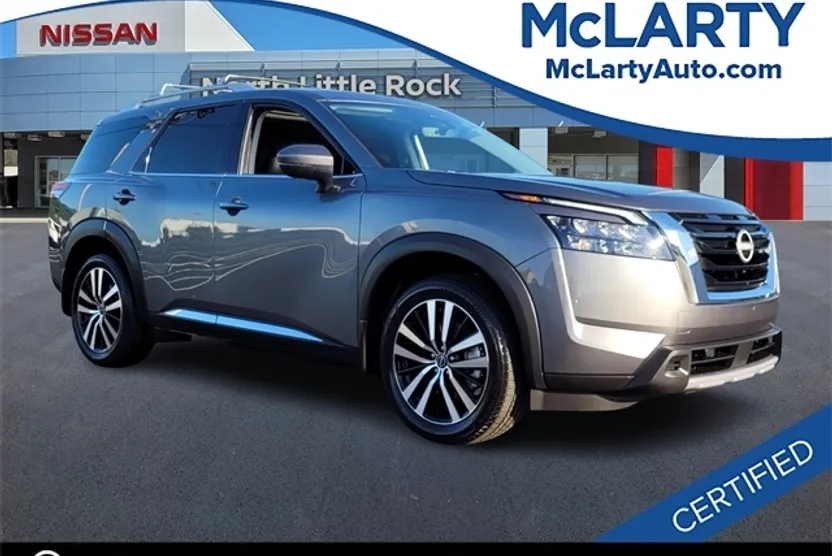 2025 Nissan Pathfinder Platinum photo 1