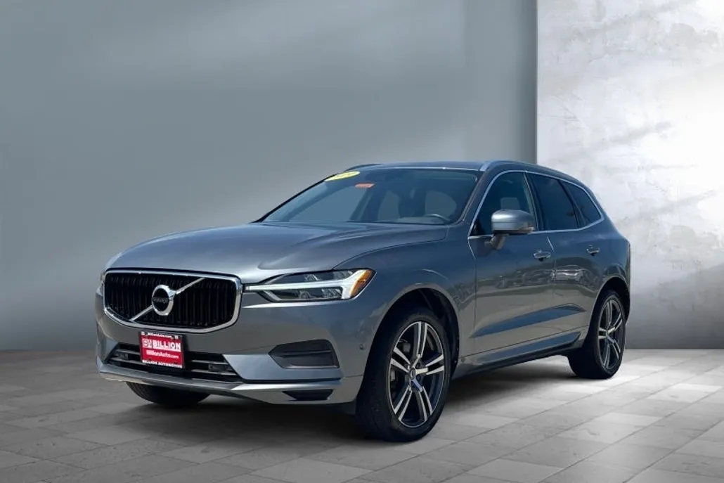 2019 Volvo XC60 Momentum photo 1