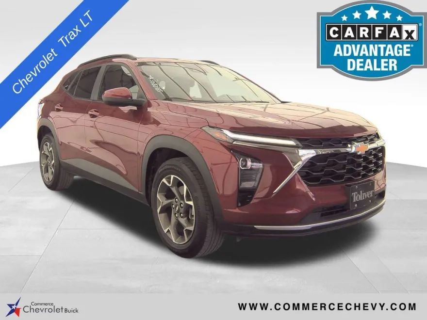 2024 Chevrolet Trax LT photo 1
