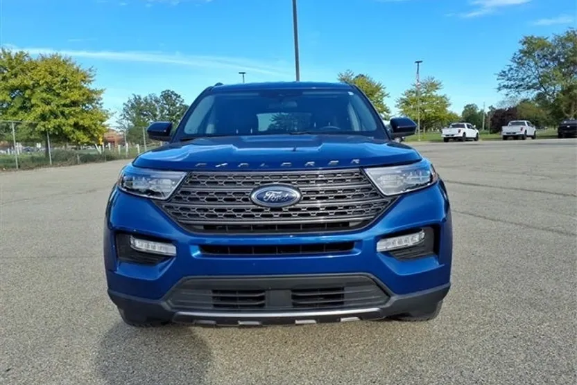 2022 Ford Explorer XLT photo 1