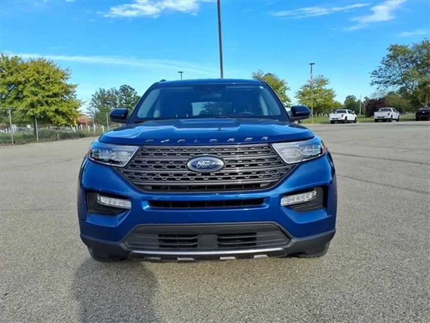 2022 Ford Explorer XLT photo 1