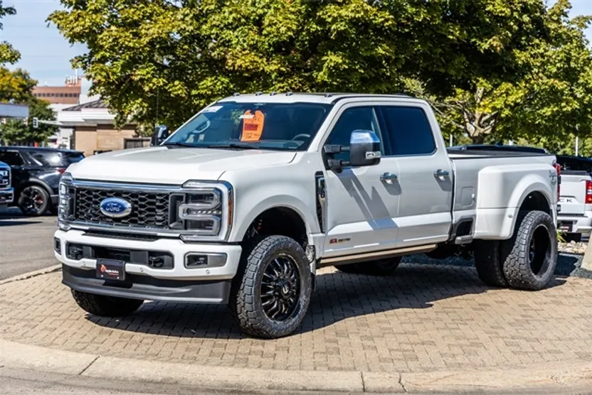 2025 Ford F-350 photo 1