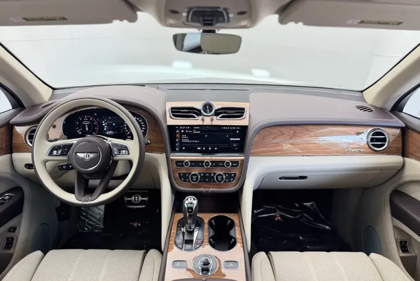 2025 Bentley Bentayga Azure photo 1