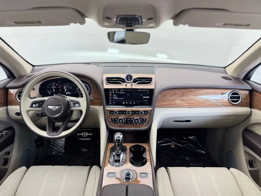 2025 Bentley Bentayga Azure photo 1