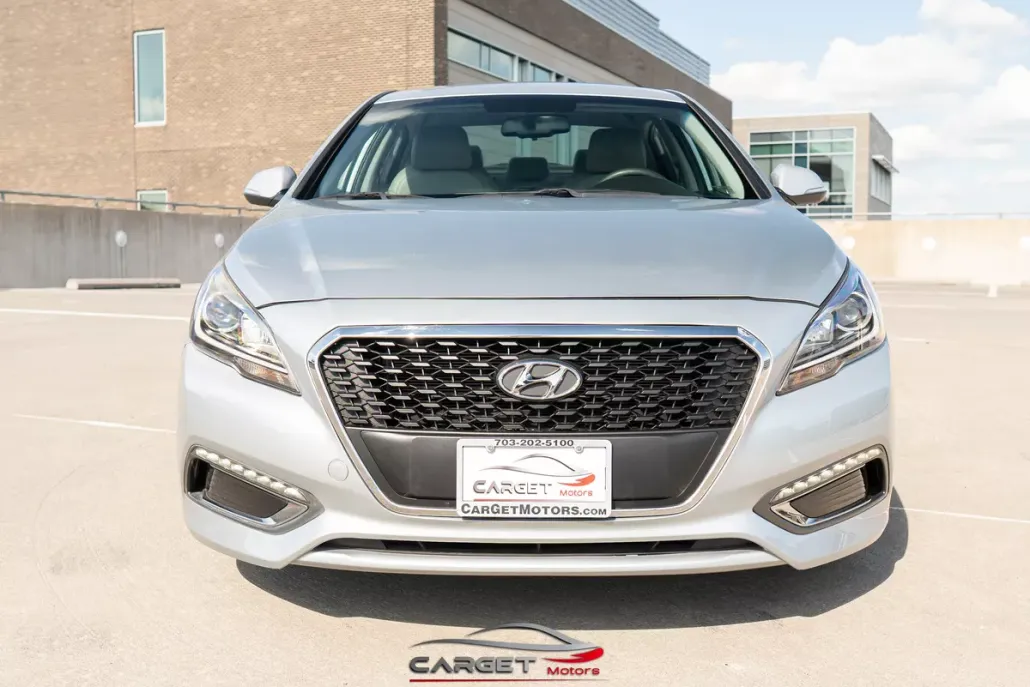 2017 Hyundai Sonata Hybrid SE photo 1