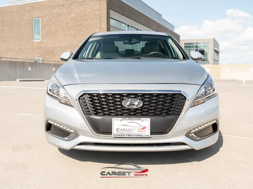 2017 Hyundai Sonata Hybrid SE photo 1