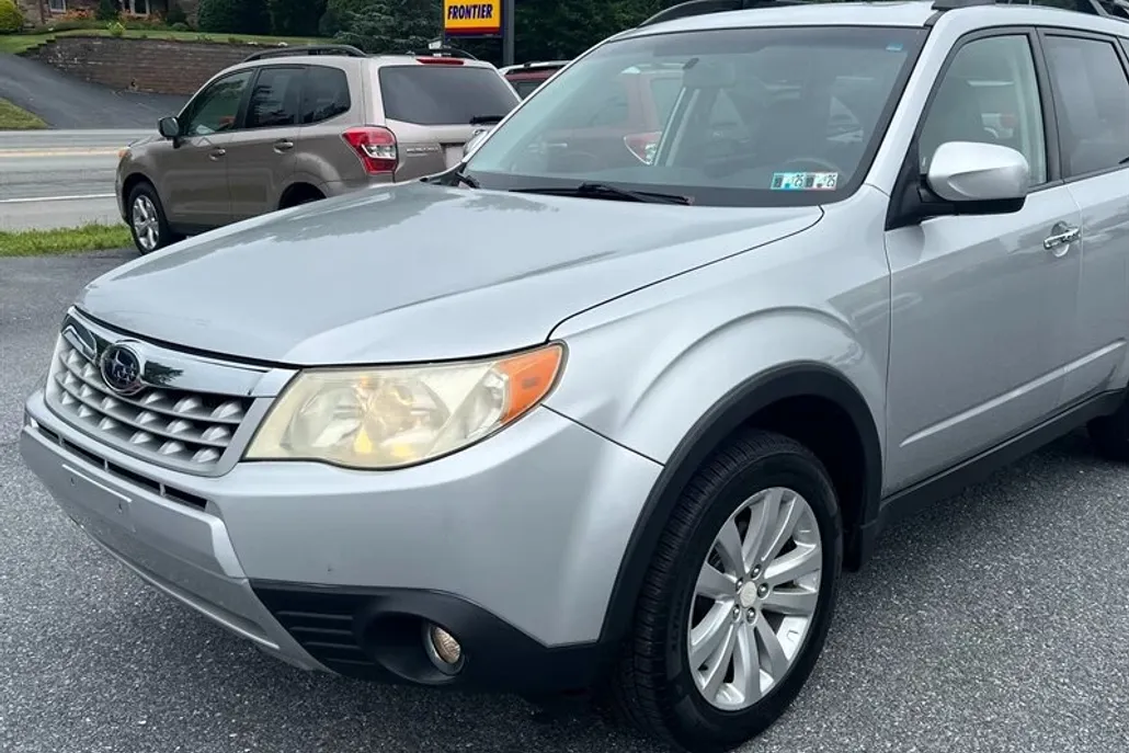 2011 Subaru Forester 2.5X Limited photo 1