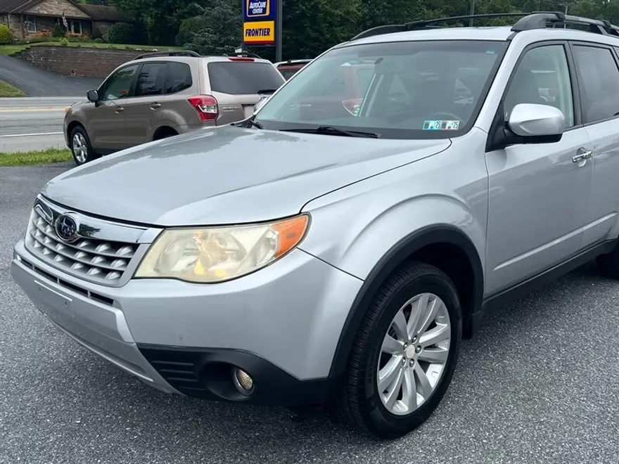 2011 Subaru Forester 2.5X Limited photo 1