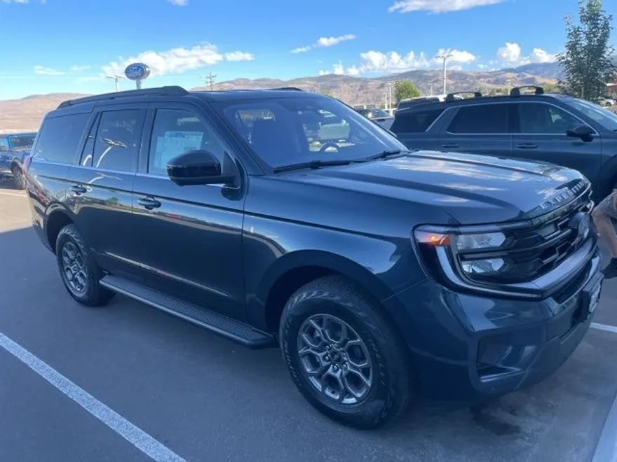 2025 Ford Expedition photo 1