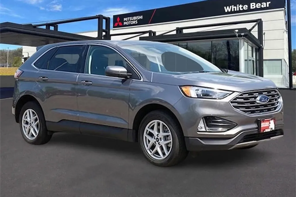 2022 Ford Edge SEL photo 1