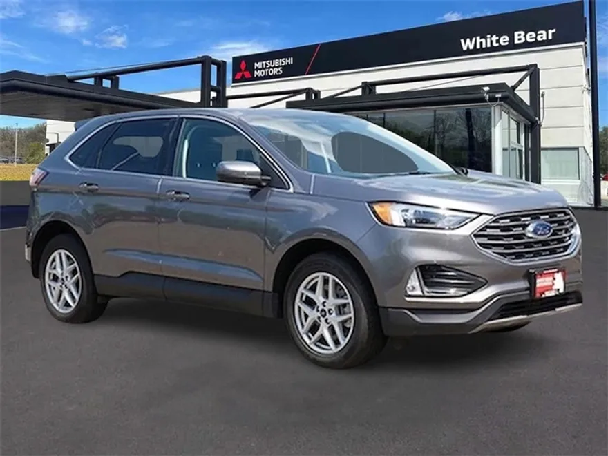 2022 Ford Edge SEL photo 1