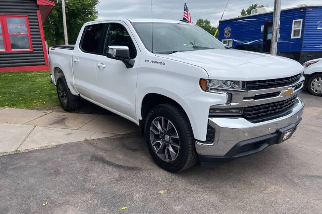 2022 Chevrolet Silverado 1500 LT photo 1