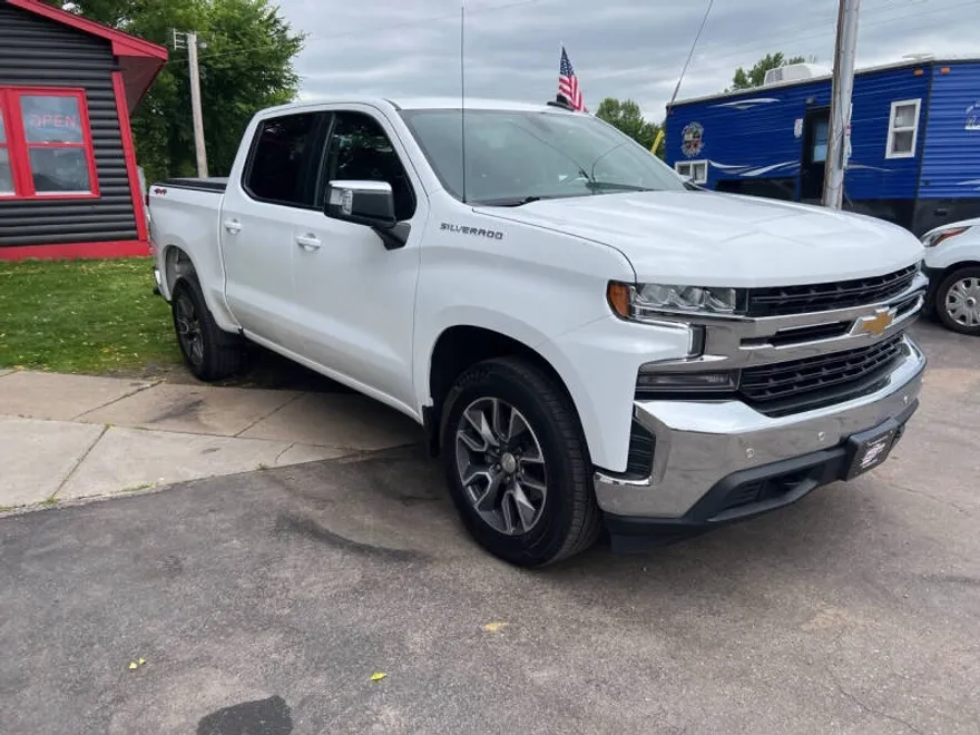 2022 Chevrolet Silverado 1500 LT photo 1