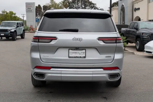 2024 Jeep Grand Cherokee Overland photo 3