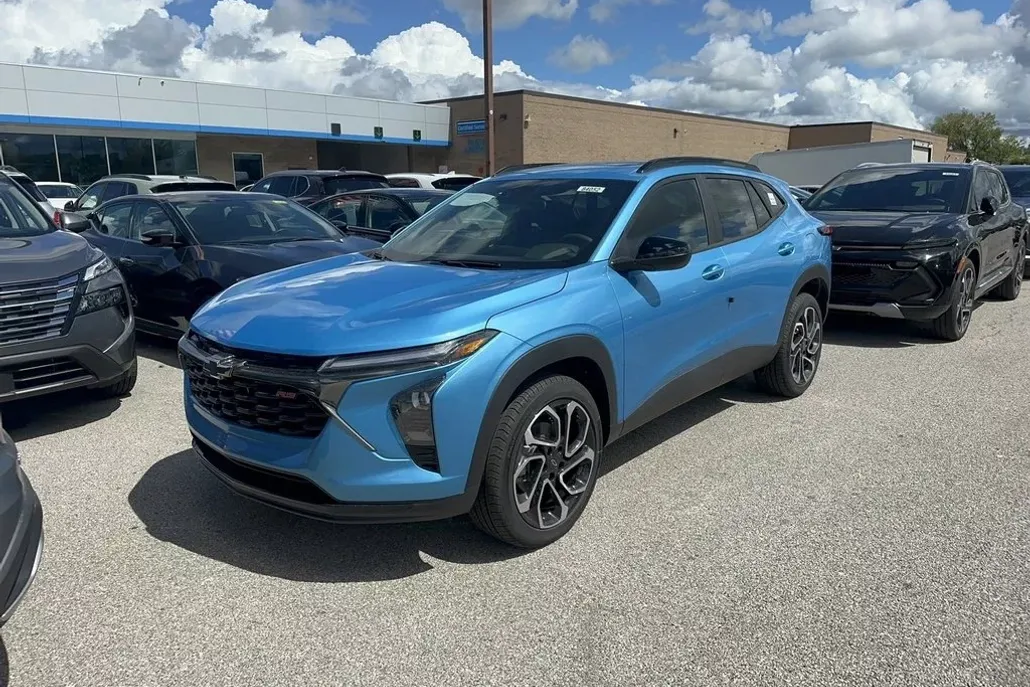 2025 Chevrolet Trax photo 1