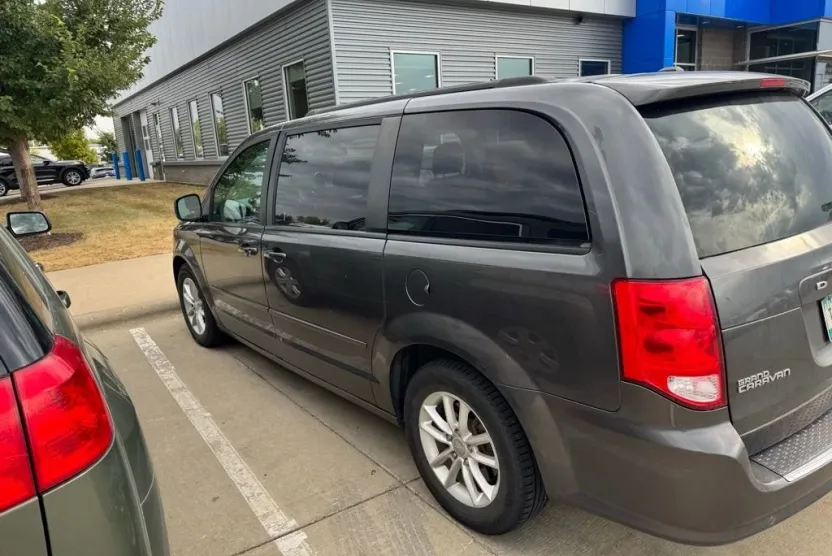 2016 Dodge Grand Caravan SXT photo 1