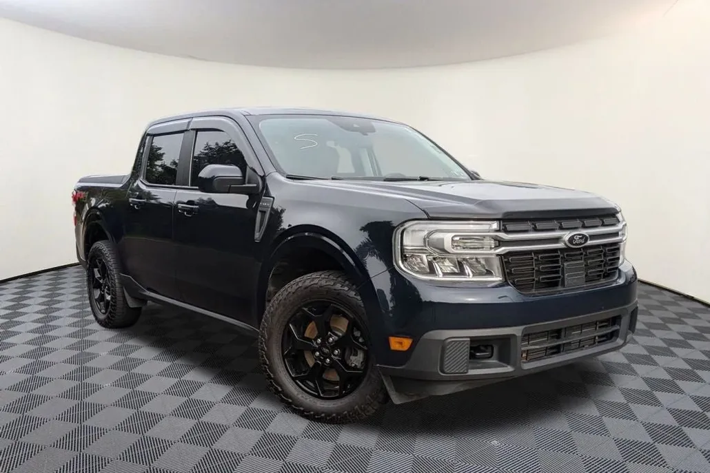 2022 Ford Maverick Lariat photo 1