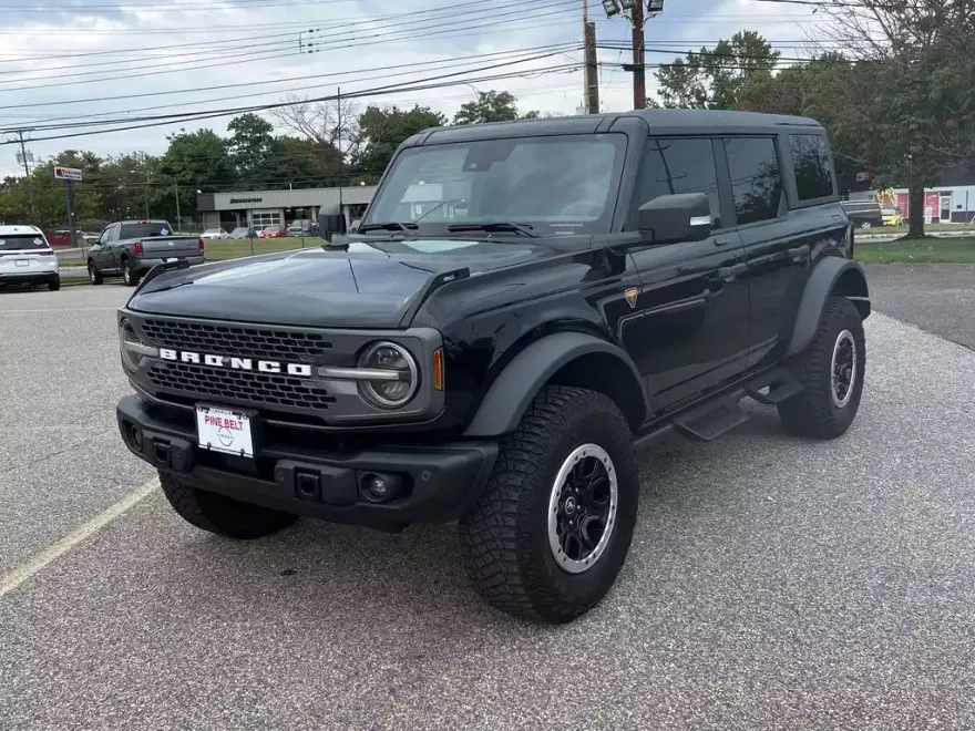 2022 Ford Bronco Badlands photo 1