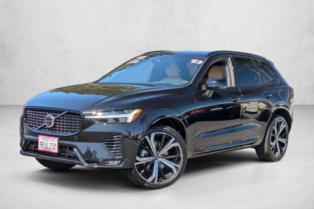 2023 Volvo XC60 B5 Ultimate photo 1