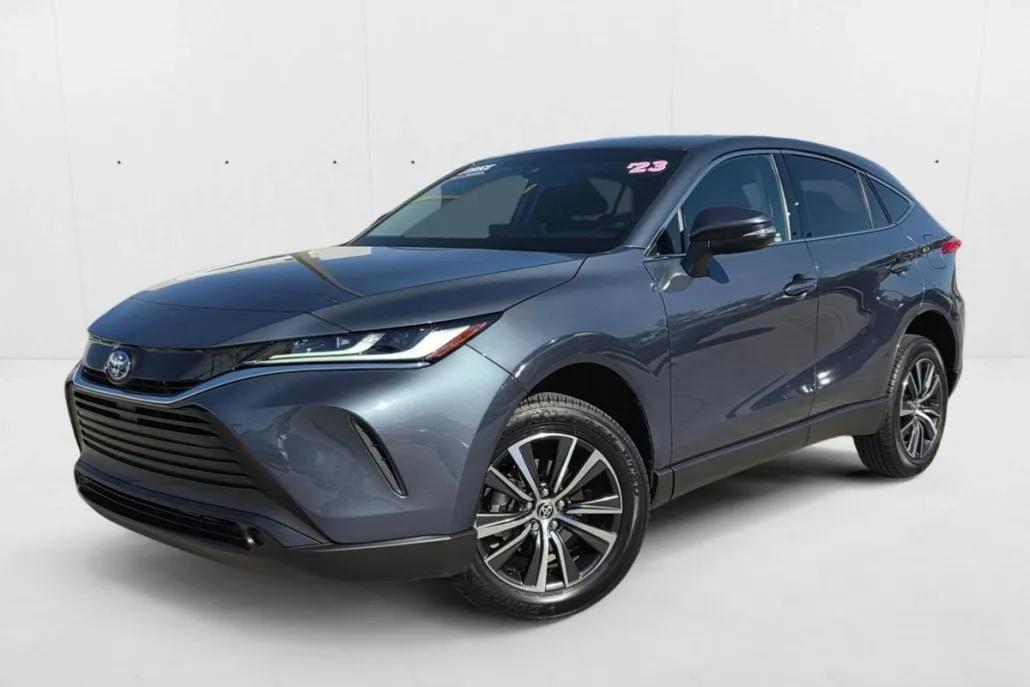 2023 Toyota Venza LE photo 1