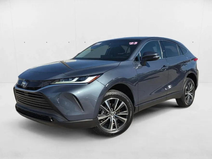 2023 Toyota Venza LE photo 1
