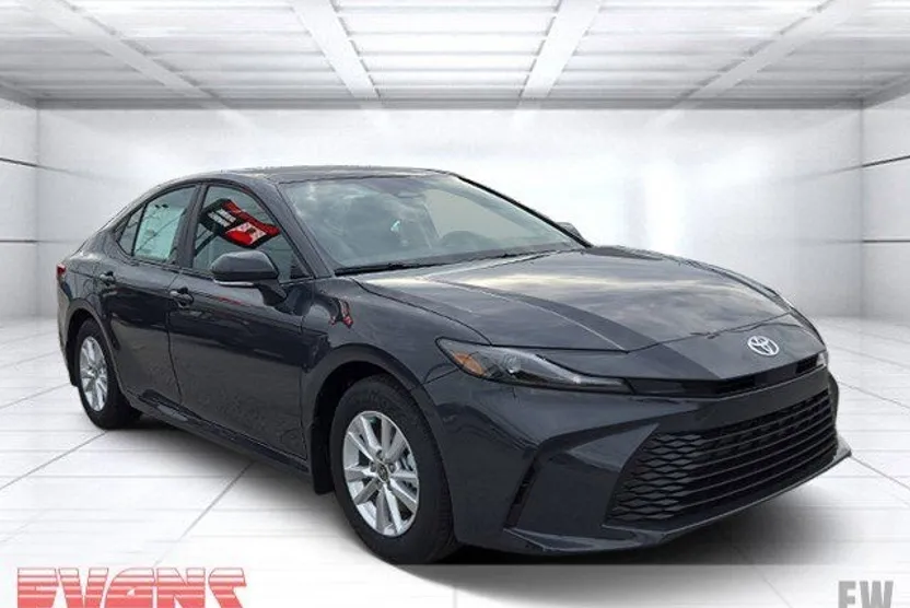 2026 Toyota Camry LE photo 1
