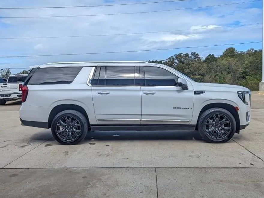 2022 Gmc Yukon XL Denali photo 1