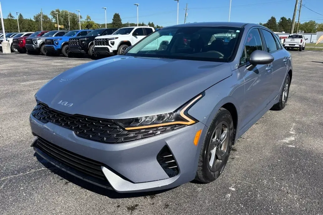 2023 Kia K5 LXS photo 1