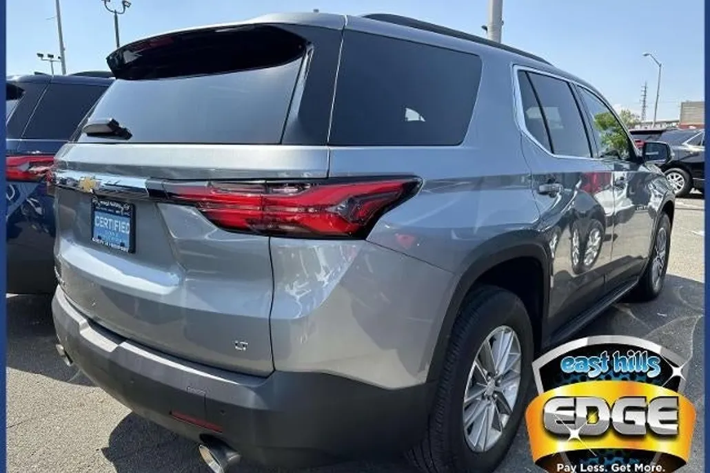 2023 Chevrolet Traverse Cloth 1LT photo 1
