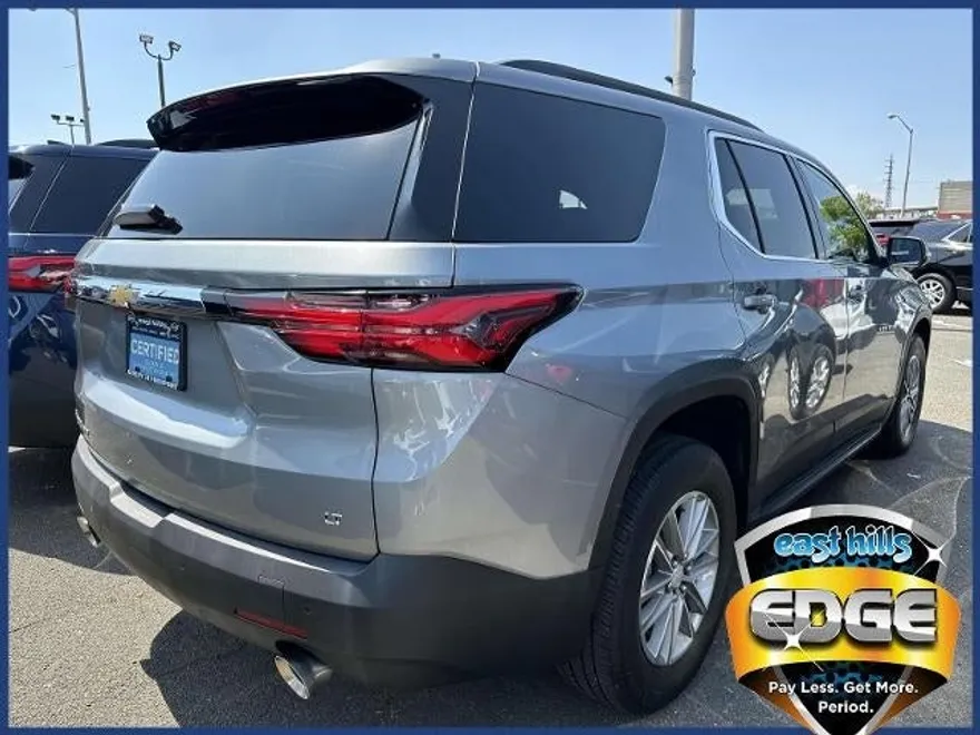 2023 Chevrolet Traverse Cloth 1LT photo 1