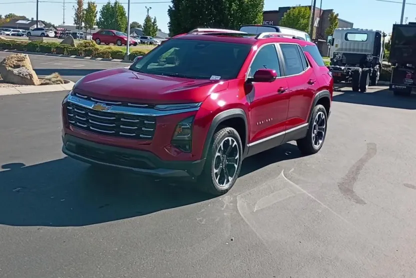 2026 Chevrolet Equinox LT photo 1