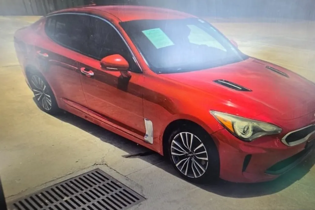 2019 Kia Stinger photo 1