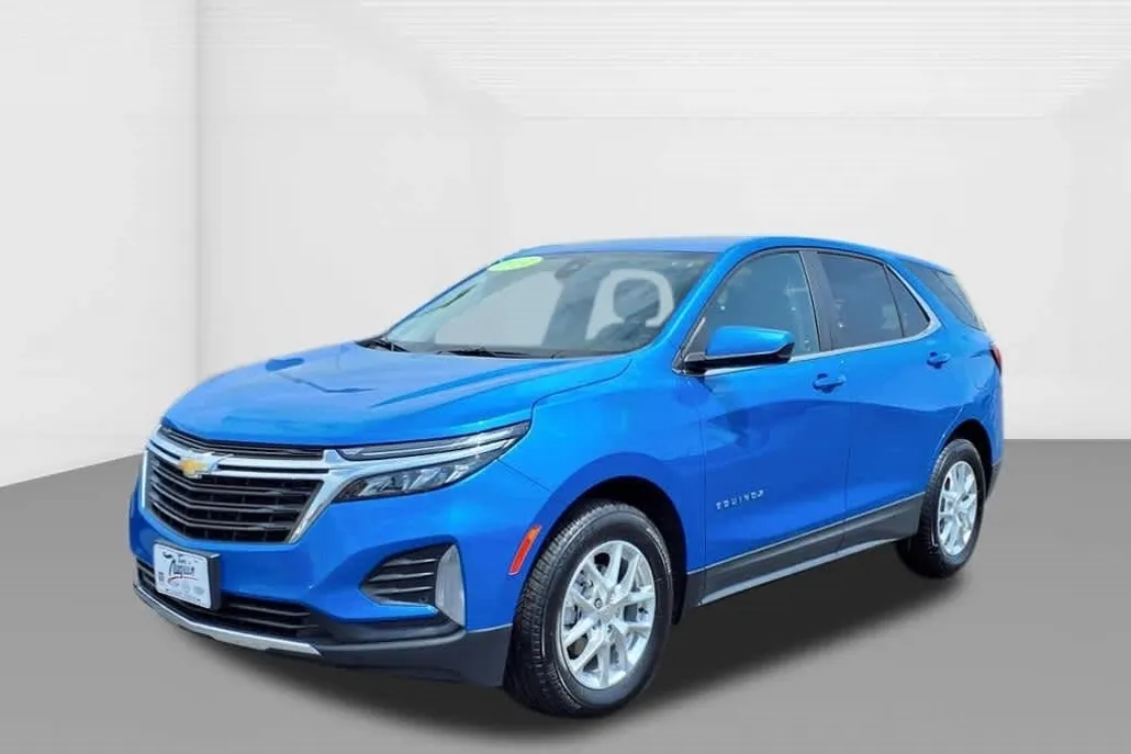 2024 Chevrolet Equinox LT photo 1