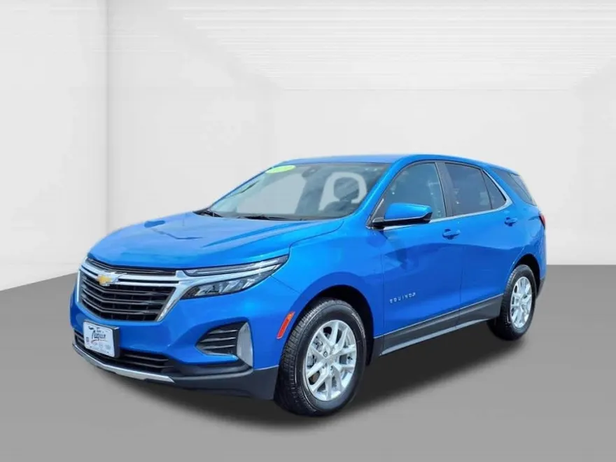 2024 Chevrolet Equinox LT photo 1