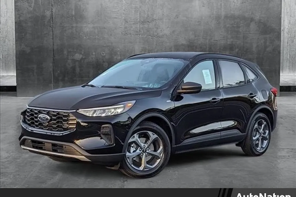 2025 Ford Escape ST-Line photo 1